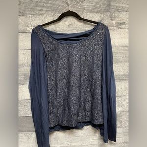 Pretty navy blouse large, lavish brand new with tags